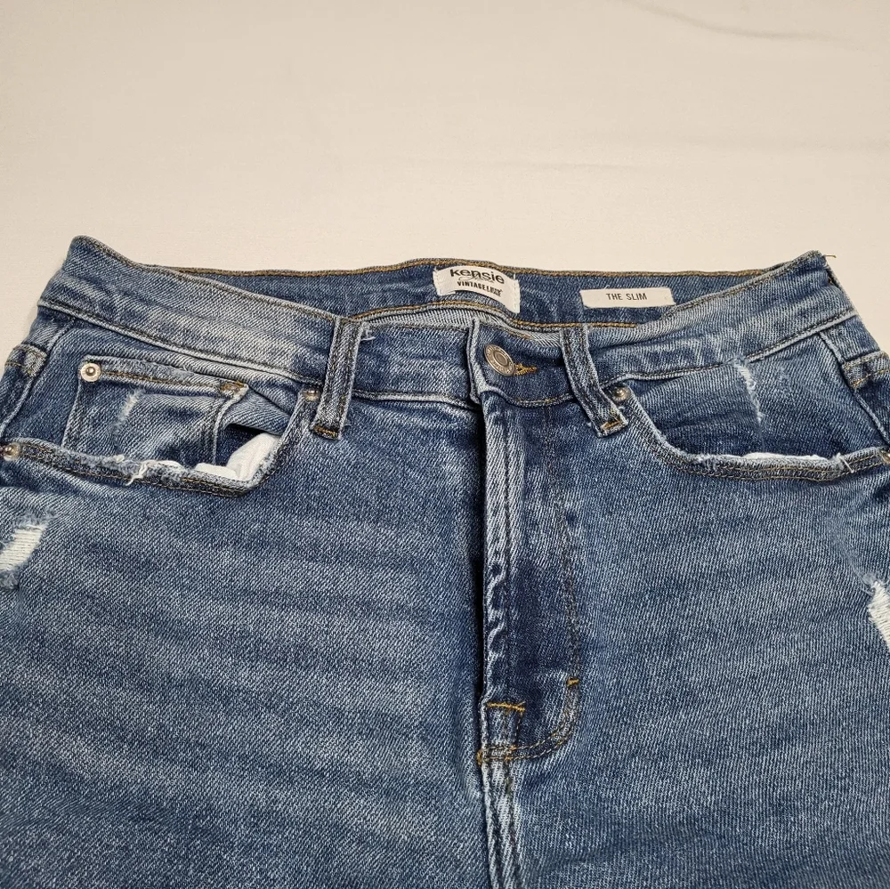 Kensie The Slim Raw Hem Distressed Women's Size 6 Medium Wash Blue Denim Jeans